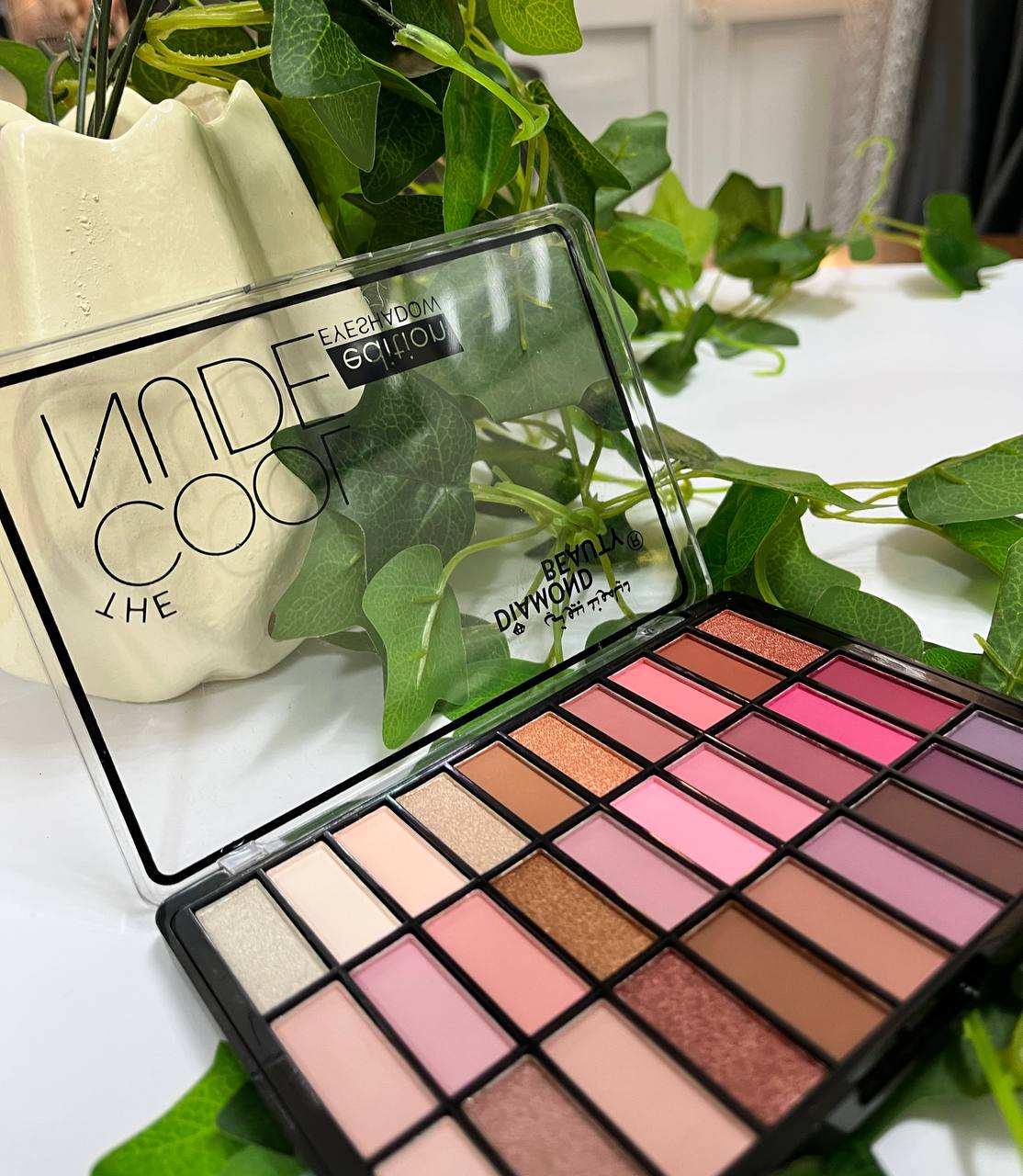 Diamond Beuty - The Cool Nude eyeshadow