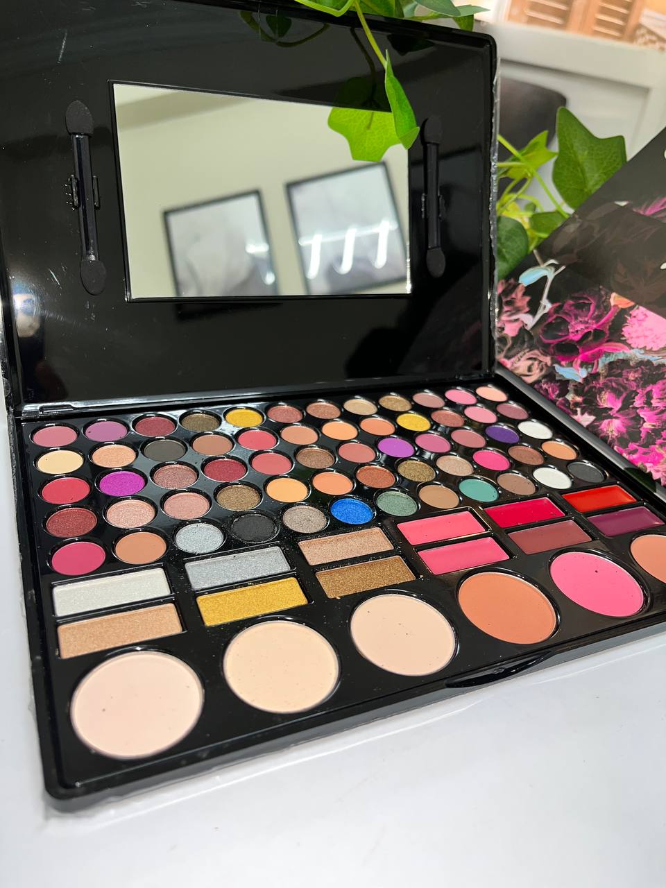 MN eyeshadow